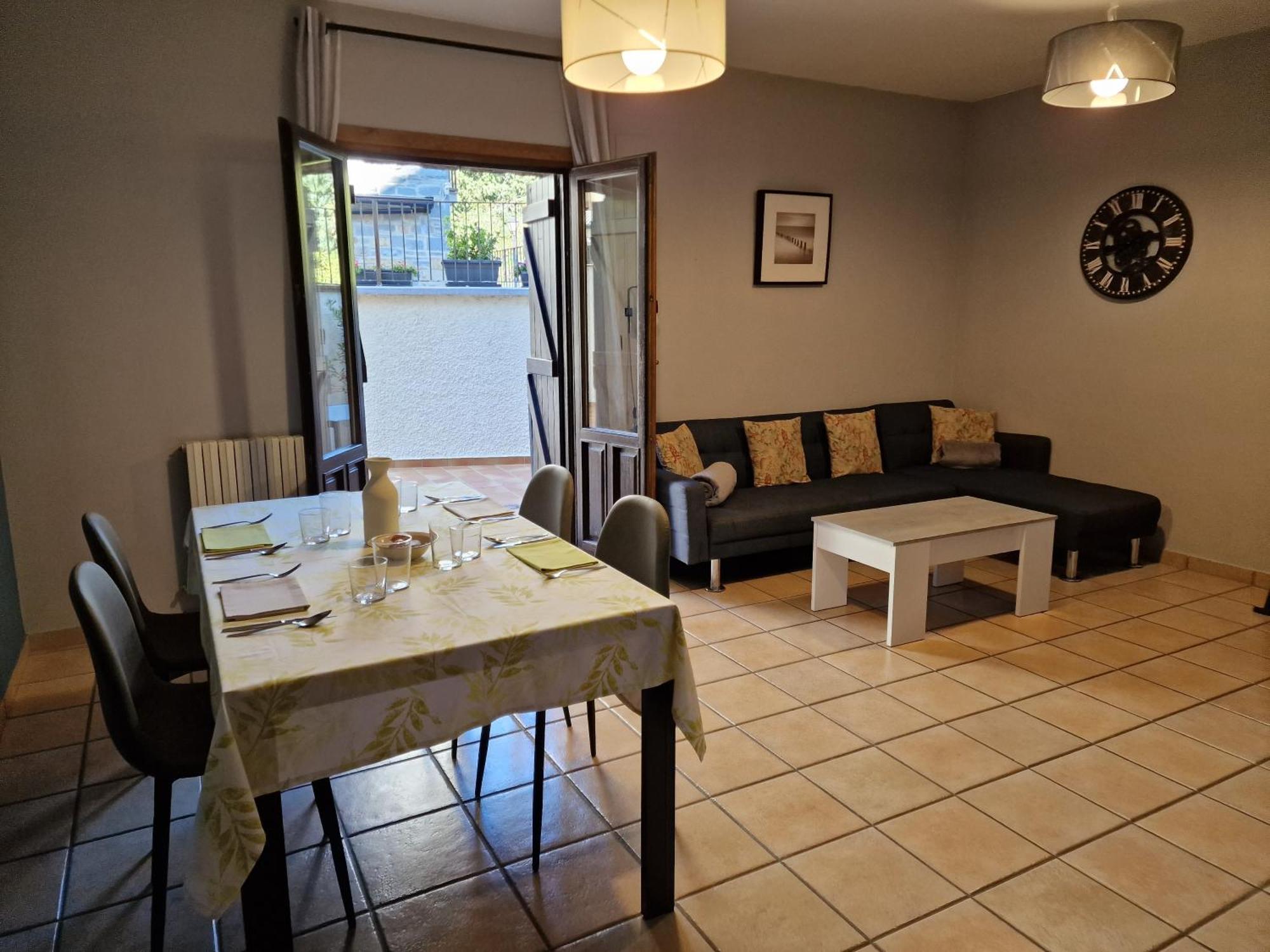 Casa Che Playa & Montana Biescas Apartment Luaran gambar